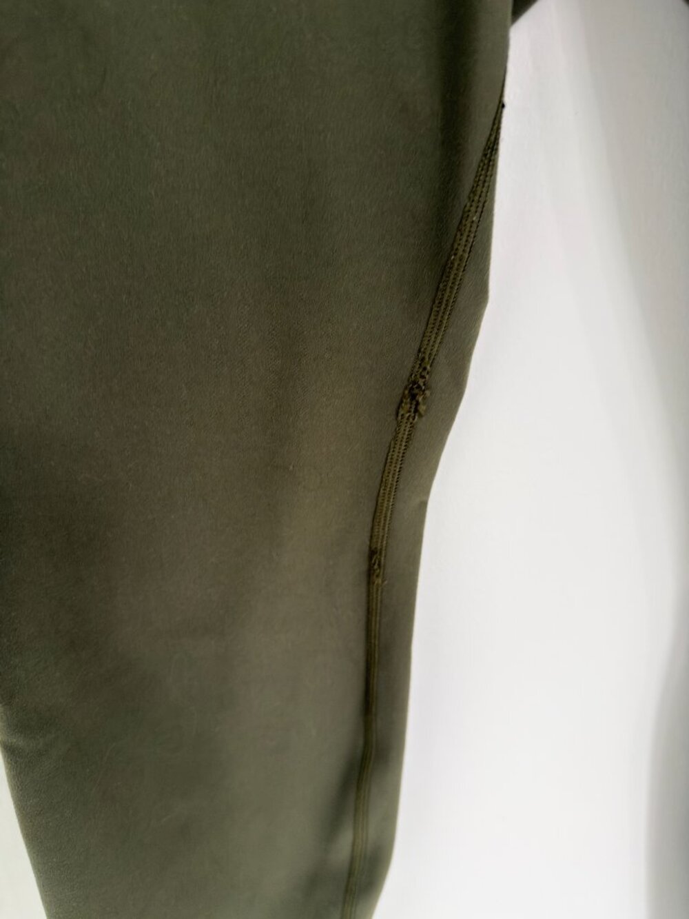 Peloton Women’s 2X Olive Green Cropped Leggings Capri Workout Pants - Picture 3 of 9